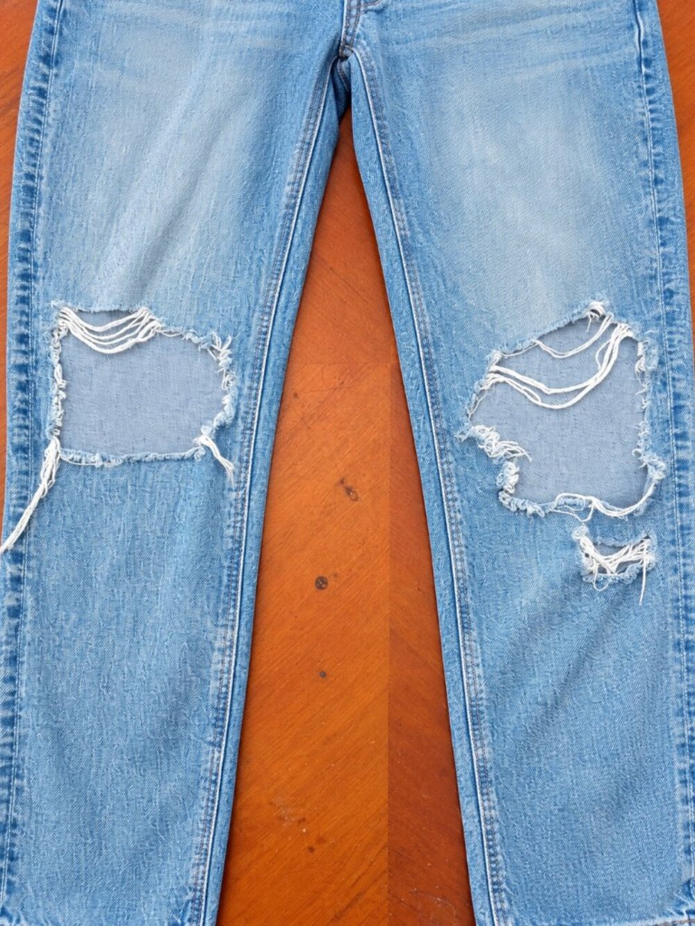 American Eagle Rigid Distressed Light Wash Straight Leg Jeans Women’s 0 Short - Picture 6 of 7